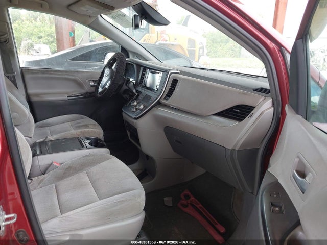 Toyota Sienna Le 8 Passenger