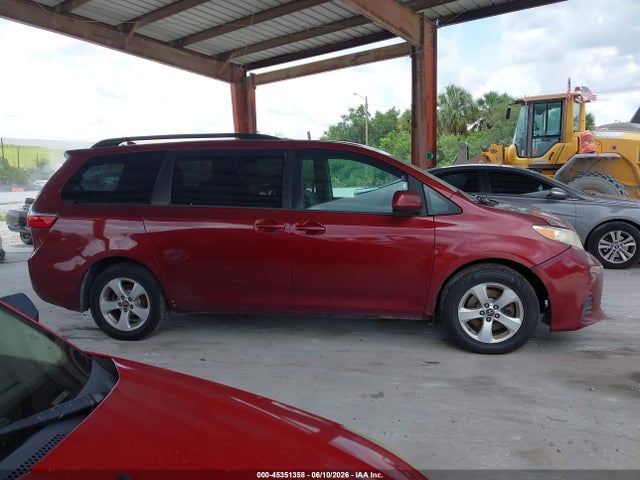 Toyota Sienna Le 8 Passenger