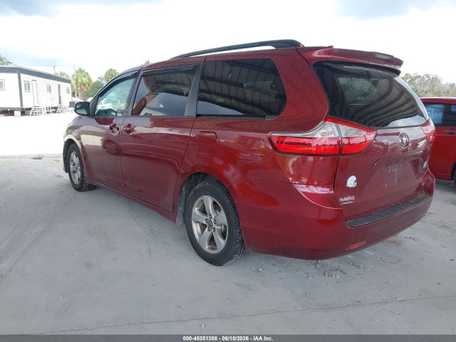 Toyota Sienna Le 8 Passenger