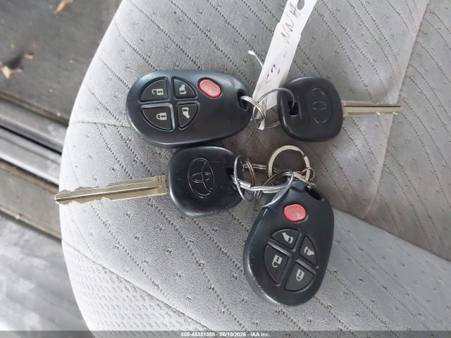 Toyota Sienna Le 8 Passenger