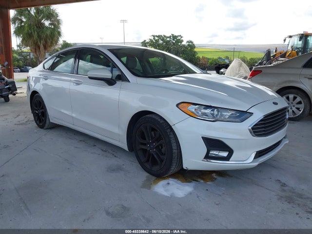 Salvage Ford Fusion Image