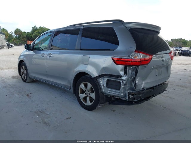 Toyota Sienna Le 8 Passenger