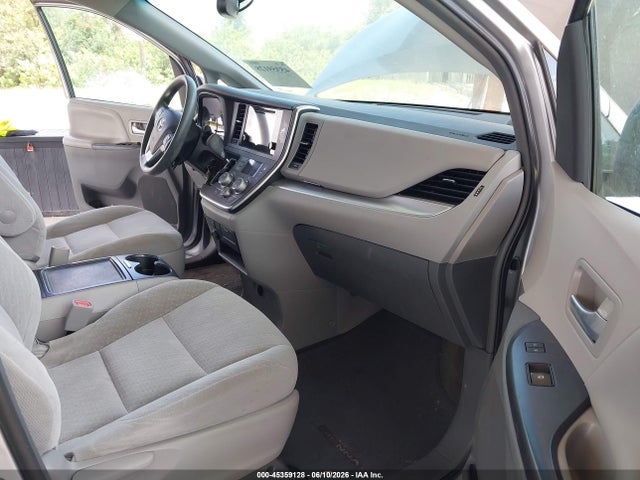 Toyota Sienna Le 8 Passenger