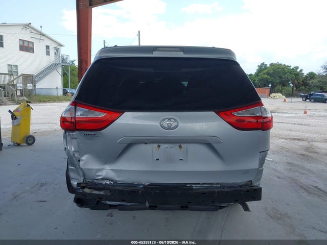 Toyota Sienna Le 8 Passenger