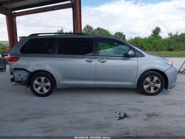 Toyota Sienna Le 8 Passenger