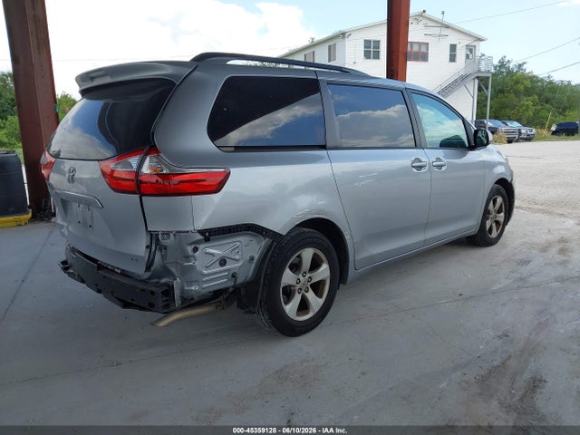 Toyota Sienna Le 8 Passenger