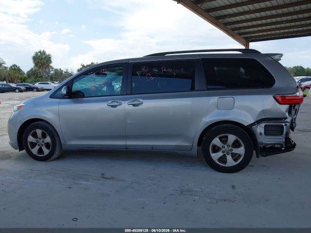 Toyota Sienna Le 8 Passenger