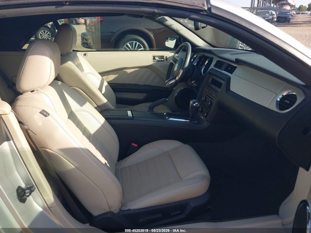 Ford Mustang V6 Premium