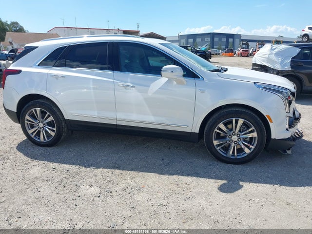 Salvage Cadillac XT5 Image