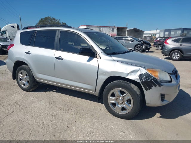 Salvage Toyota RAV4 Image