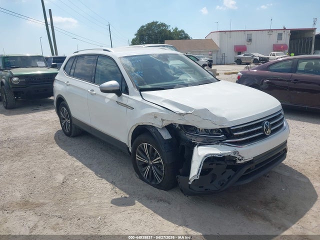 Salvage Volkswagen Tiguan Image