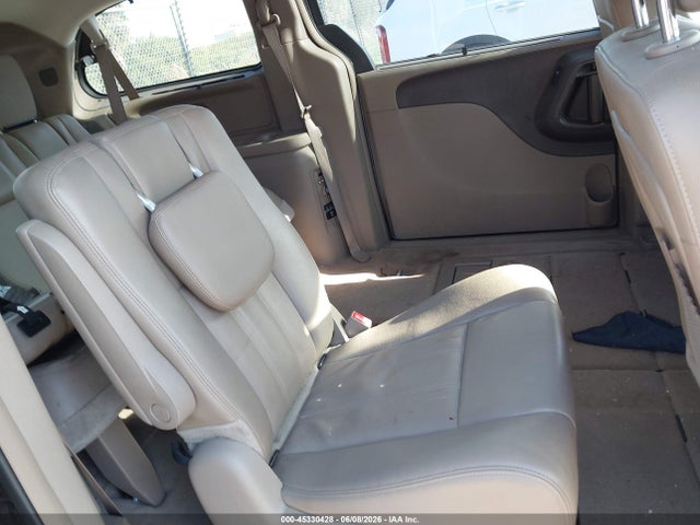 Chrysler Town & Country Touring