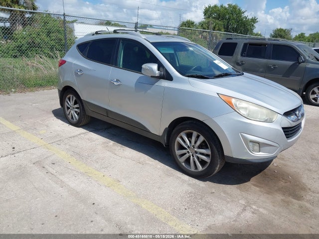 Salvage Hyundai TUCSON Image