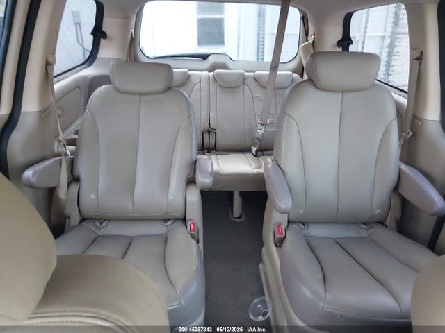 Hyundai Entourage