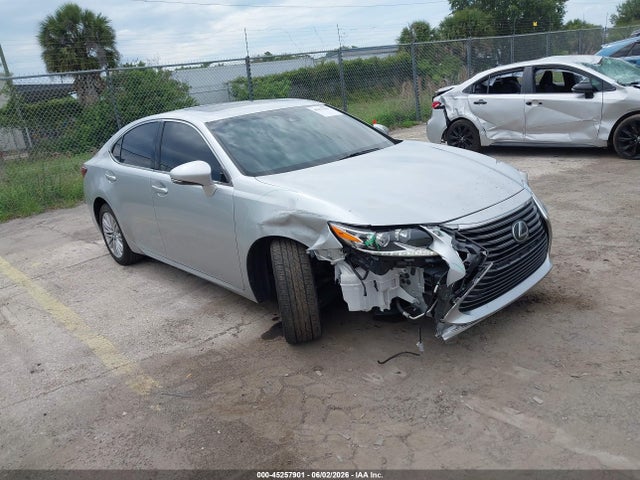 Salvage Lexus Es Image