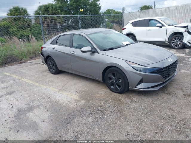 Hyundai ELANTRA Sel
