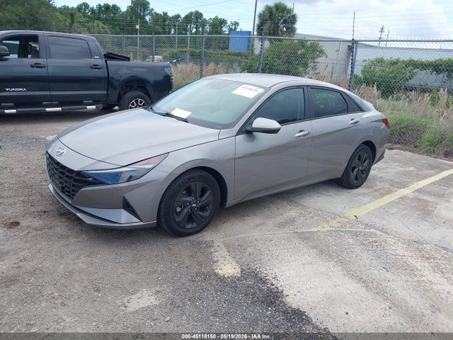 Hyundai ELANTRA Sel