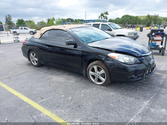 Salvage Toyota Camry Image