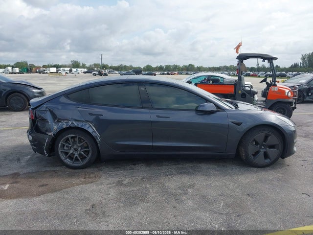 Tesla Model 3 Standard Range Plus Rear-wheel Drive