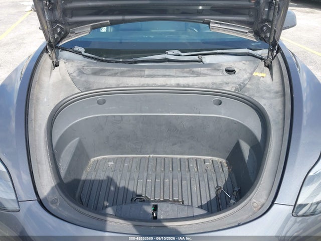 Tesla Model 3 Standard Range Plus Rear-wheel Drive