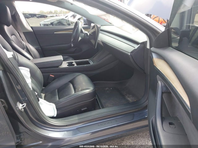 Tesla Model 3 Standard Range Plus Rear-wheel Drive