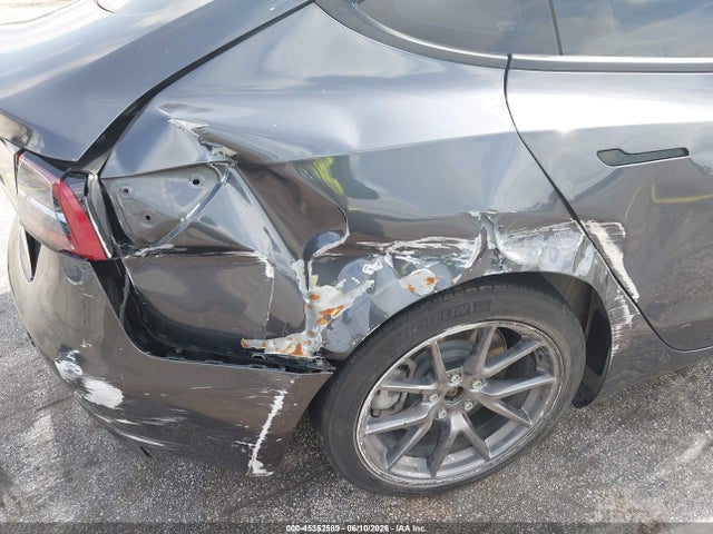 Tesla Model 3 Standard Range Plus Rear-wheel Drive