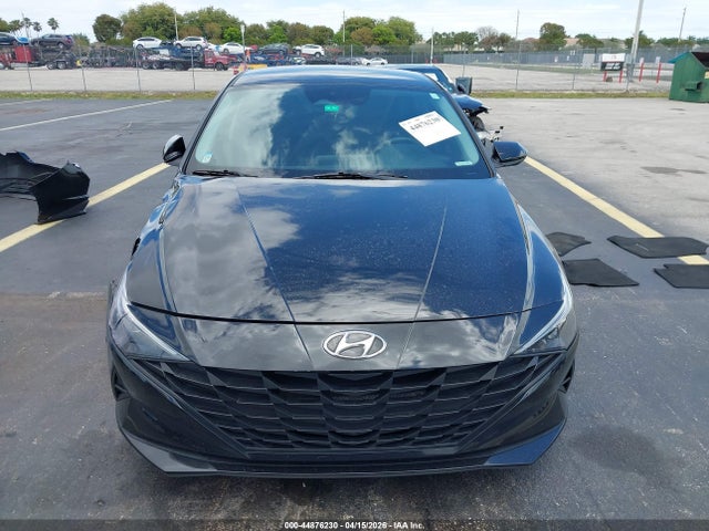 Hyundai ELANTRA Sel