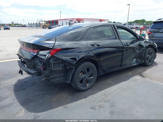 Hyundai ELANTRA Sel
