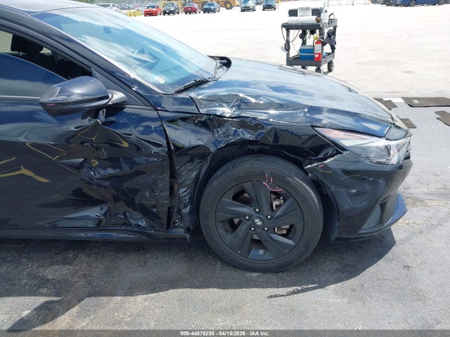 Hyundai ELANTRA Sel