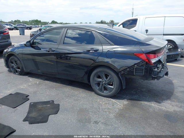 Hyundai ELANTRA Sel