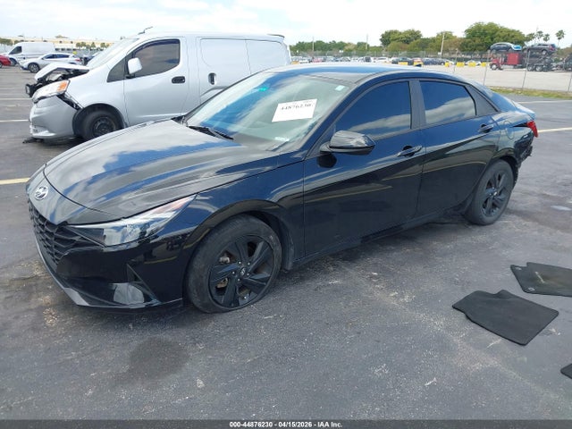 Hyundai ELANTRA Sel