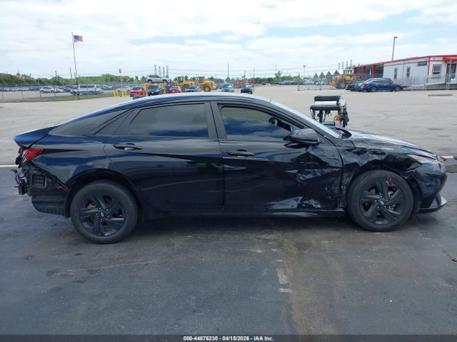 Hyundai ELANTRA Sel
