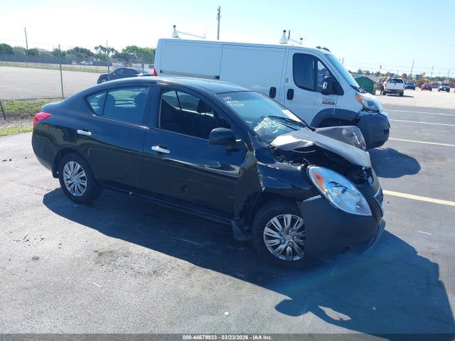 Salvage Nissan Versa Image