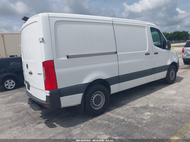 Mercedes-Benz Sprinter 2500 Standard Roof I4