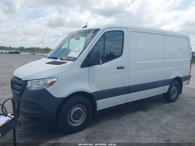 Mercedes-Benz Sprinter 2500 Standard Roof I4