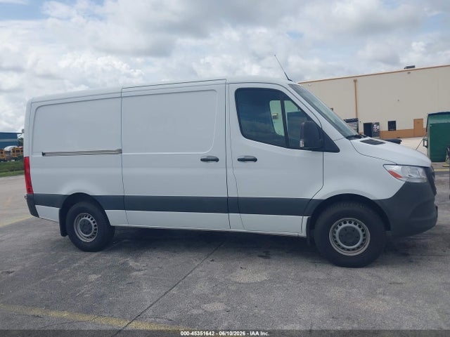 Mercedes-Benz Sprinter 2500 Standard Roof I4