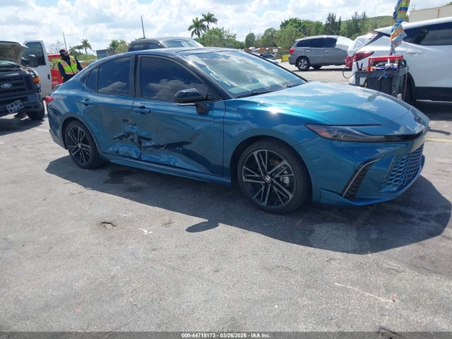 Salvage Toyota Camry Image