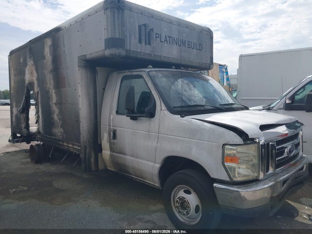 Salvage Ford E-450 Image