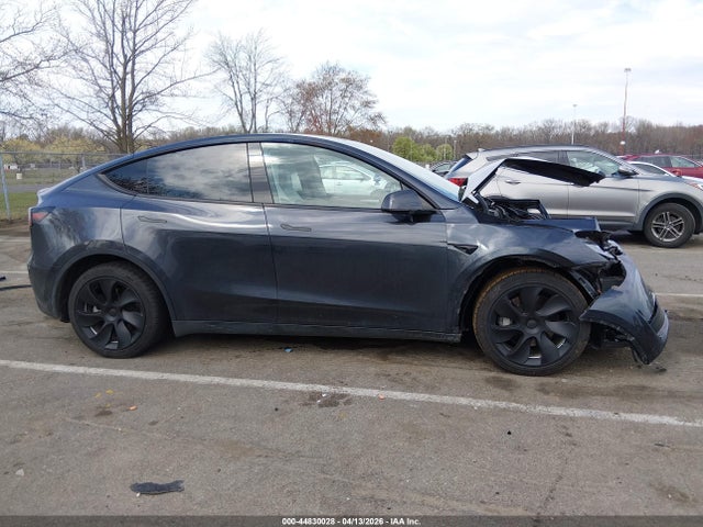 Tesla Model Y Long Range Dual Motor All-wheel Drive