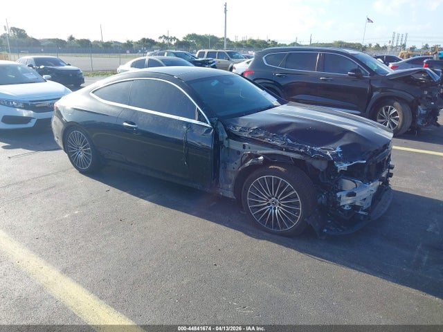Salvage Mercedes-Benz C-Class Image