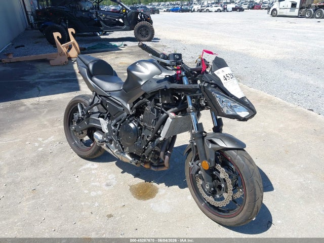 Salvage Kawasaki Ex650 Image