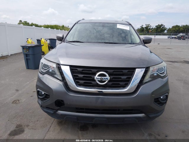 Nissan Pathfinder Sv