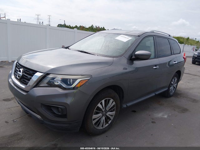 Nissan Pathfinder Sv