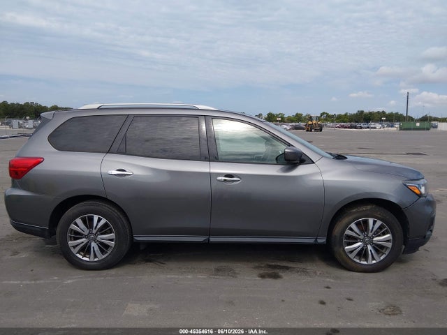 Nissan Pathfinder Sv