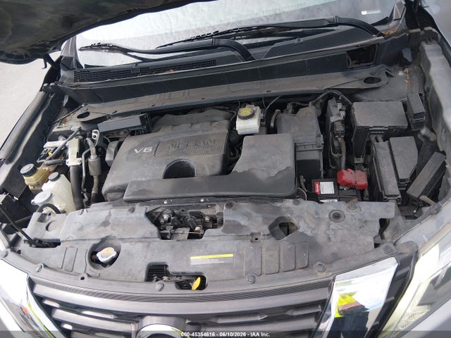 Nissan Pathfinder Sv