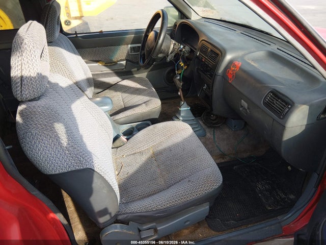 Nissan 4x2 Truck