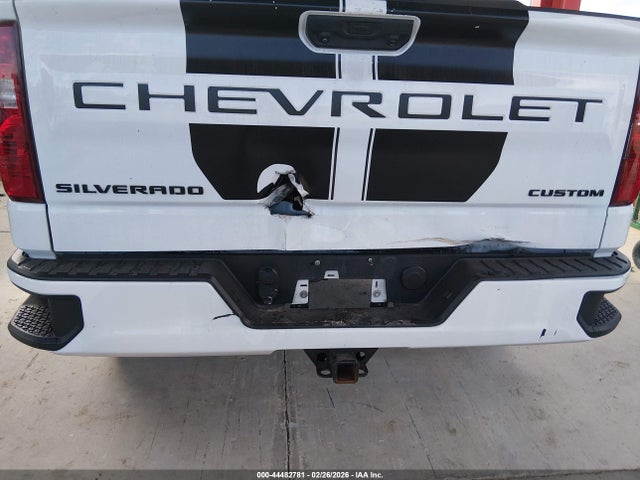 Chevrolet Silverado 1500 2wd  Short Bed Custom