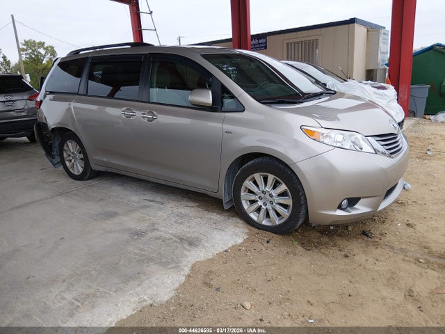 Salvage Toyota Sienna Image