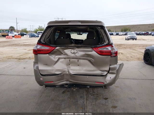 Toyota Sienna Xle 7 Passenger