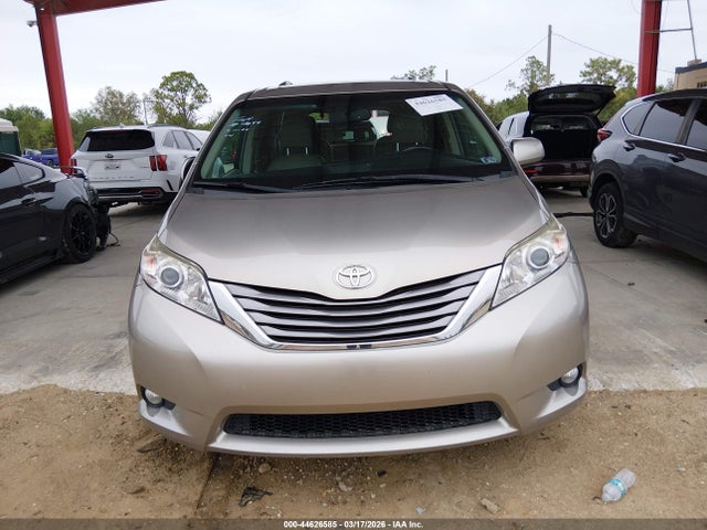 Toyota Sienna Xle 7 Passenger